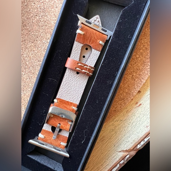 Apple Series 8: handmade leather band - Picture 6 of 8